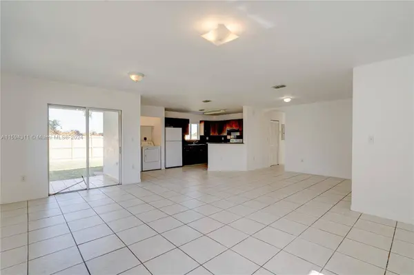 880 SW 9th Plz, Florida City, FL 33034