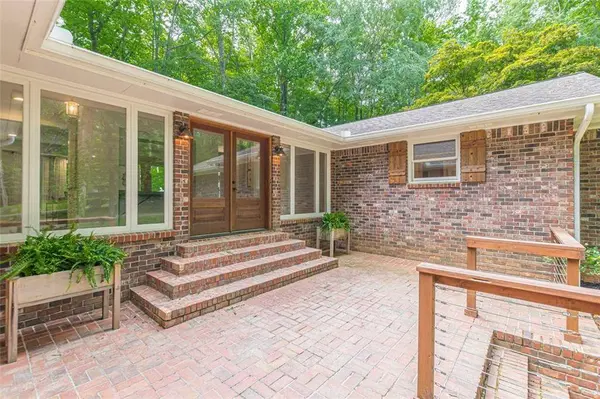 145 Horseshoe CIR, Fayetteville, GA 30215