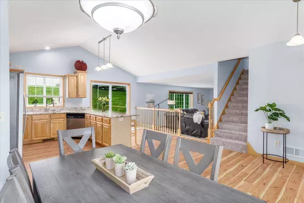 2516 Shannon CT, Hudson, WI 54016