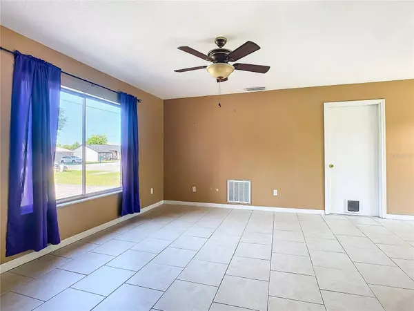 1942 LAVINA ST, Deltona, FL 32738