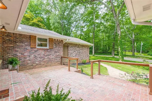 145 Horseshoe CIR, Fayetteville, GA 30215