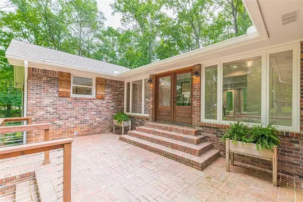 145 Horseshoe CIR, Fayetteville, GA 30215