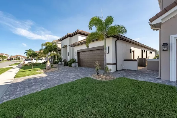 8388 Crimson DR, Melbourne, FL 32940