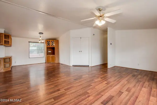 6246 E Thunder River Drive, Tucson, AZ 85756