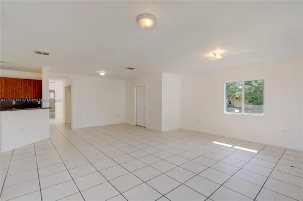 880 SW 9th Plz, Florida City, FL 33034
