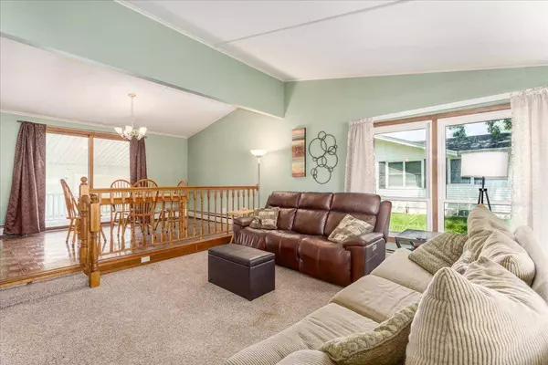 557 S Wasson LN, River Falls, WI 54022