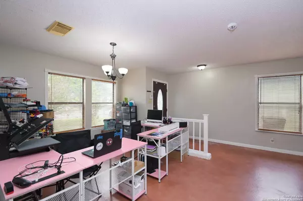 10330 Canton Field Dr, San Antonio, TX 78242