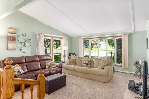 557 S Wasson LN, River Falls, WI 54022