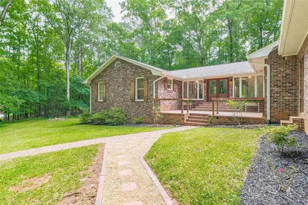 145 Horseshoe CIR, Fayetteville, GA 30215