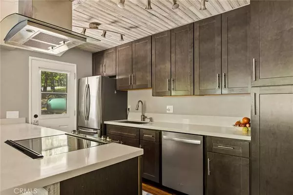 35 Manzanita RD, Running Springs, CA 92382