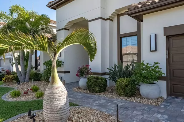 8388 Crimson DR, Melbourne, FL 32940