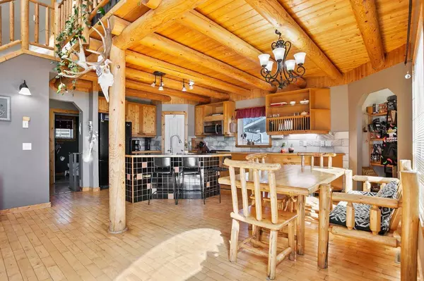 1117 5 ST SE, High River, AB T1V 1J2