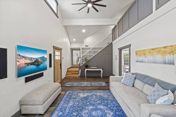 737 W Jackson St, Medford, OR 97501