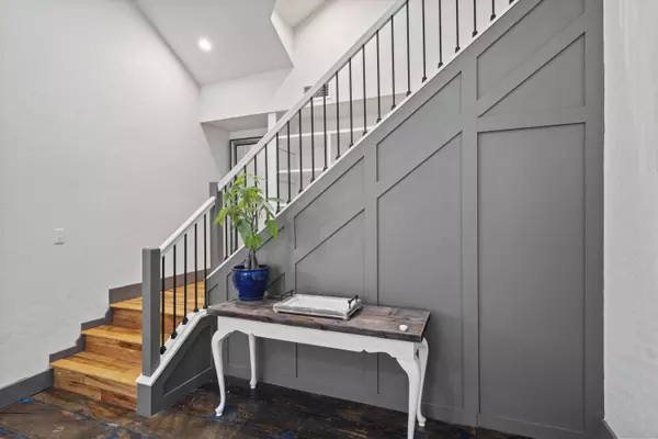 737 W Jackson St, Medford, OR 97501