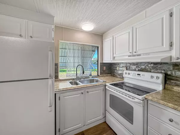 2692 SW Pontiac PL, Stuart, FL 34997