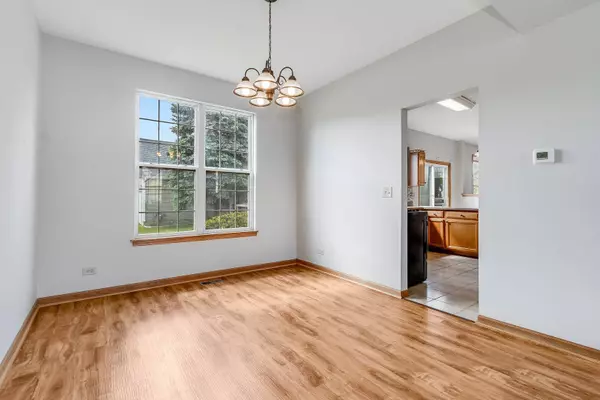 1667 Mcdowell AVE, Aurora, IL 60504