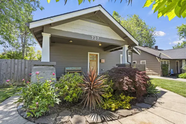 737 W Jackson St, Medford, OR 97501