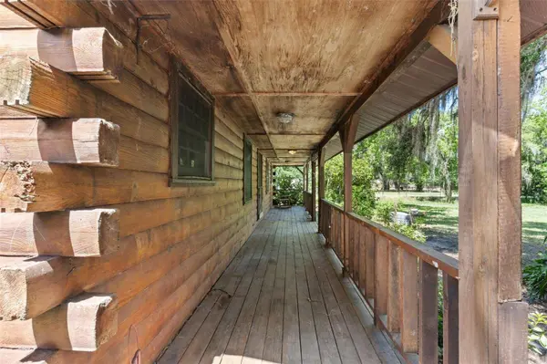 9554 MCINTOSH RD, Dover, FL 33527