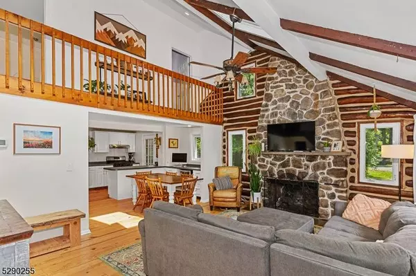 9 Sycamore Trl, Kinnelon Boro, NJ 07405