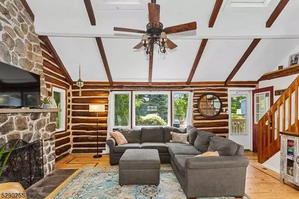 9 Sycamore Trl, Kinnelon Boro, NJ 07405