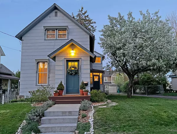 1221 1st ST S, Stillwater, MN 55082