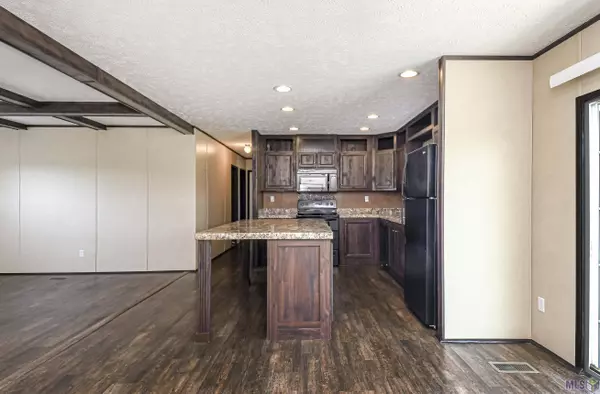 48080 ROGERS A RD, St Amant, LA 70774