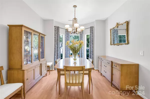 7331 Reynard LN, Charlotte, NC 28215