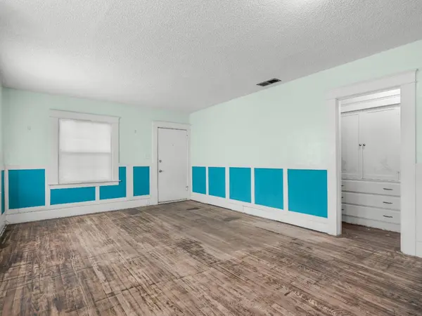 1037 E Fountain Way, Fresno, CA 93704