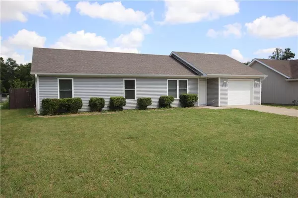 1203 SE 125 RD, Knob Noster, MO 65336