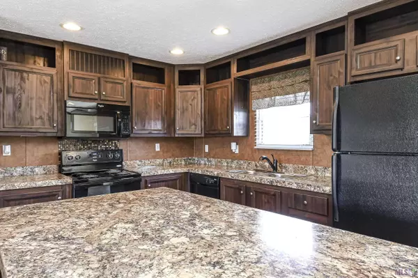 48080 ROGERS A RD, St Amant, LA 70774