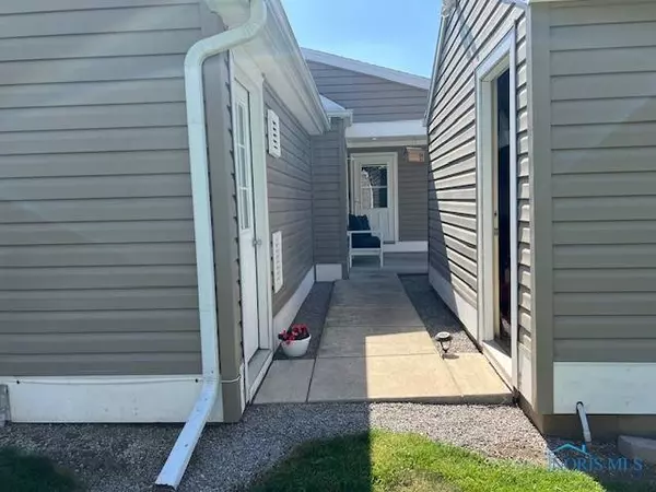 405 Henry ST, Woodville, OH 43469