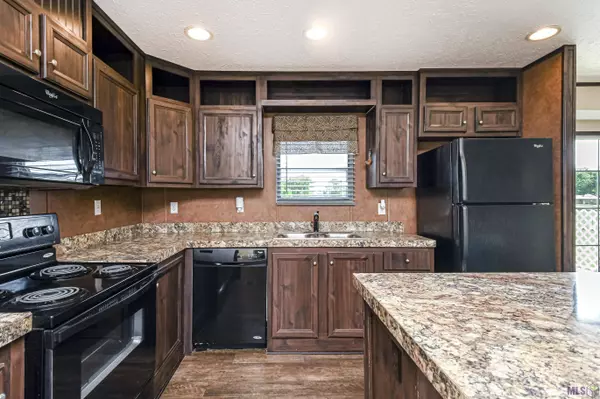 48080 ROGERS A RD, St Amant, LA 70774