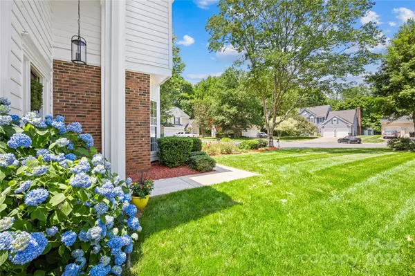 7331 Reynard LN, Charlotte, NC 28215