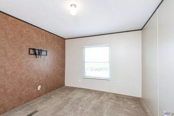 48080 ROGERS A RD, St Amant, LA 70774