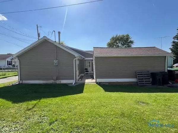 405 Henry ST, Woodville, OH 43469