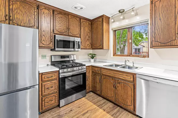 734 Larpenteur AVE E, Saint Paul, MN 55117