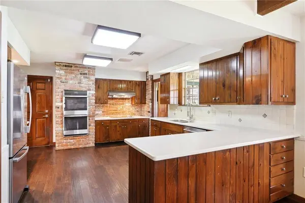 321 MIDWAY DR, River Ridge, LA 70123