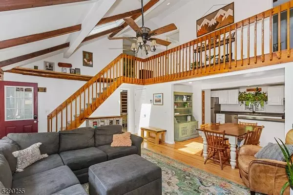 9 Sycamore Trl, Kinnelon Boro, NJ 07405