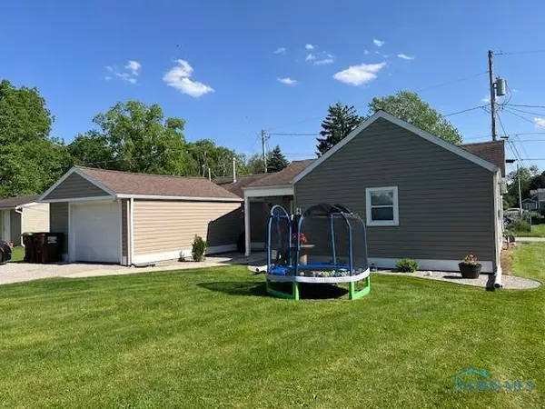 405 Henry ST, Woodville, OH 43469