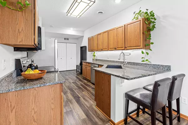 11223 204th ST W #110, Lakeville, MN 55044