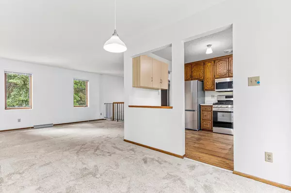 734 Larpenteur AVE E, Saint Paul, MN 55117