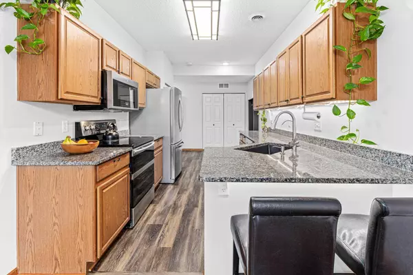 11223 204th ST W #110, Lakeville, MN 55044