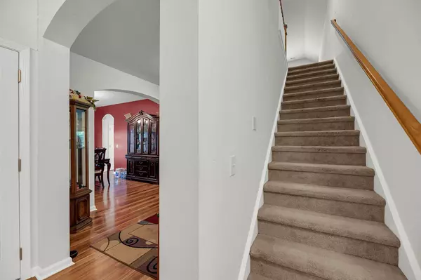 212 Pagoda Tree Dr, Goose Creek, SC 29445