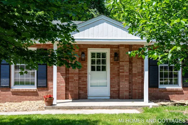 662 Brookside Avenue, Holland, MI 49423