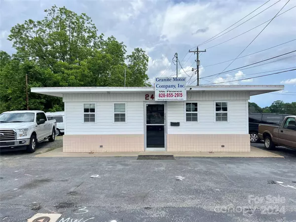 2408 1st AVE SW, Hickory, NC 28602