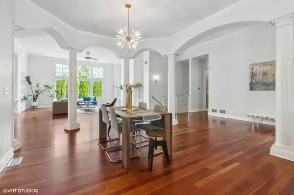 843 Hathaway CT, North Aurora, IL 60542