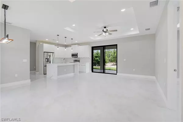 2707 53rd ST SW, Lehigh Acres, FL 33976