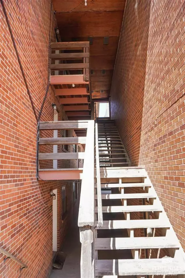 1207 Kearney ST, Manhattan, KS 66502