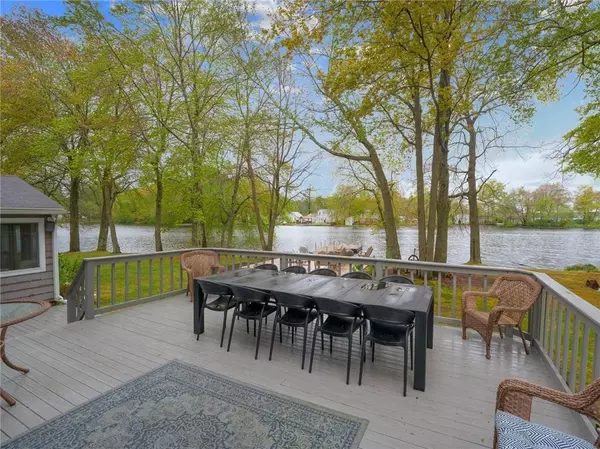 74 Tiffany RD, Coventry, RI 02816