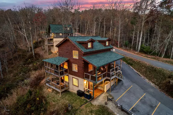 2920 Joyner Hills LN, Sevierville, TN 37876